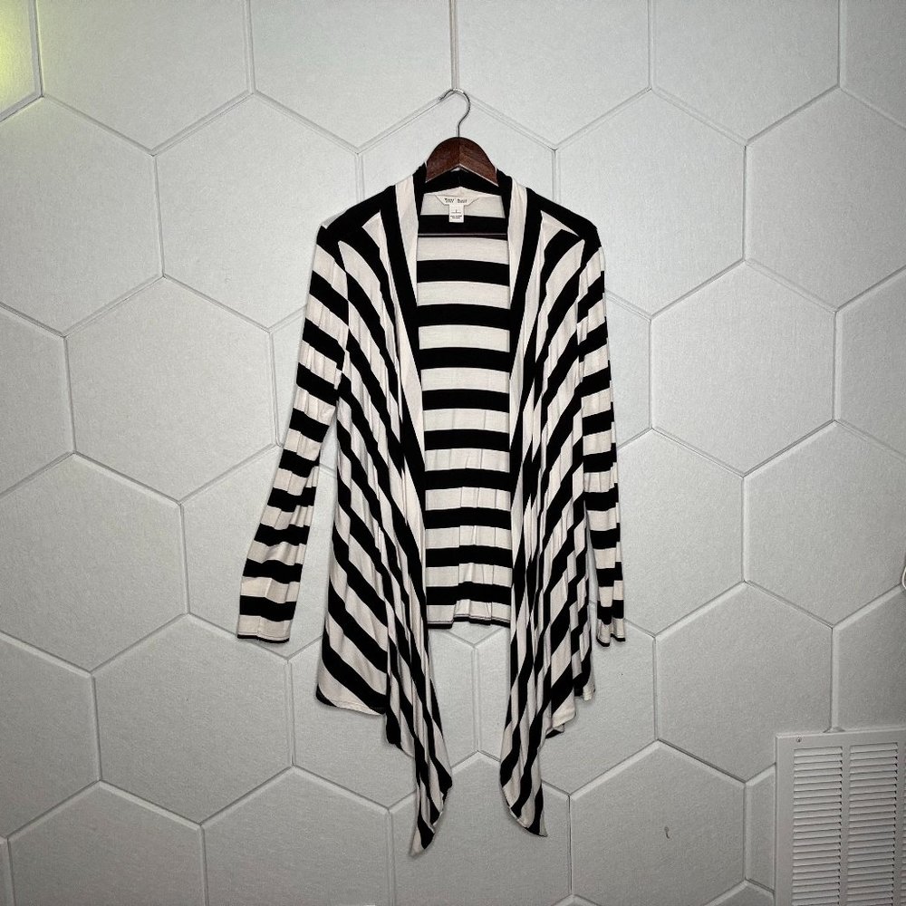 White House Black Market Black & White Asymmetrical Open-Front Shirt – Women’s S